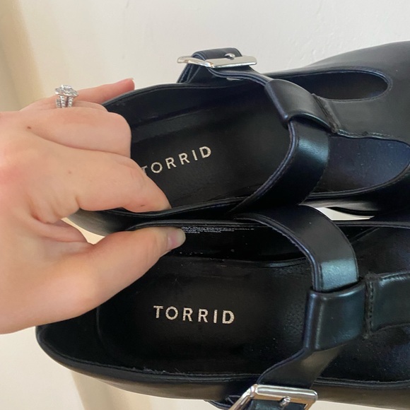 Torrid Double Platform T-Strap Heel (WW) Size 7.5 - Picture 5 of 9